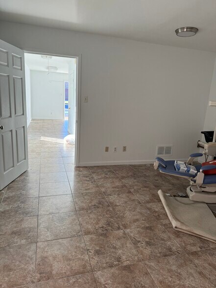 More Photos Of 5507 Winchester Rd, Memphis Office For Lease