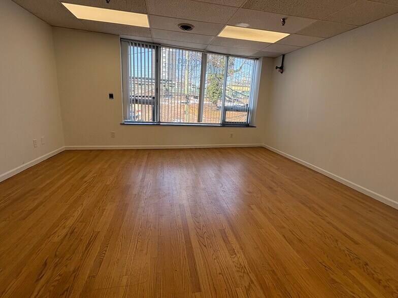 More Photos Of 30-32 N Main St, Port Chester Office For Lease