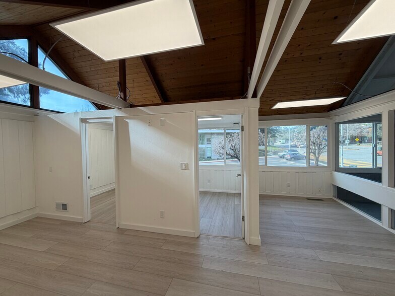 More Photos Of 943 Sir Francis Drake Blvd, Greenbrae Freestanding For Lease