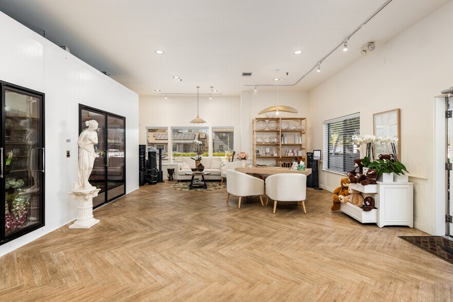 More Photos Of 1260-1278 Broadway, Sonoma Freestanding For Sale