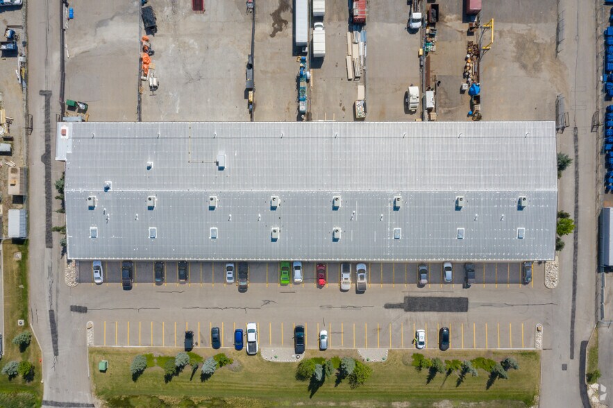 More Photos Of 285145 Wrangler Way, Rocky View No 44 Showroom For Lease