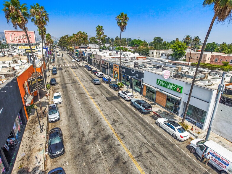 More Photos Of 416-424 N Fairfax Ave, Los Angeles Storefront For Lease