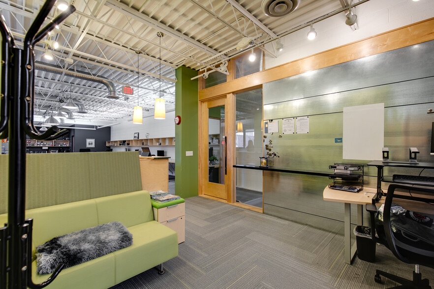 More Photos Of 3310 W Clay St, Richmond Showroom For Lease