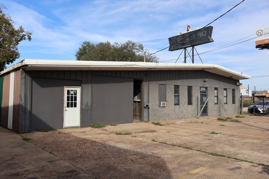 More Photos Of 300 W Pasadena Fwy, Pasadena Warehouse For Sale