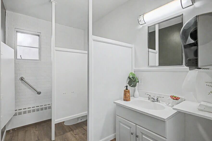 More Photos Of 4535 Wadsworth Blvd, Wheat Ridge Religious Facility For Lease