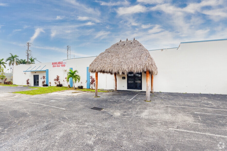 More Photos Of 2055 Liberty St, Hollywood Service For Lease