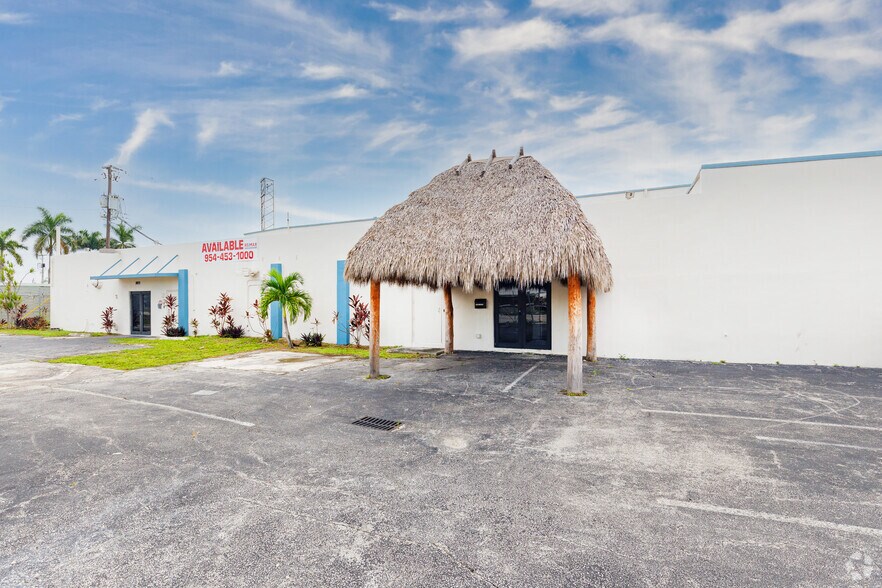 More Photos Of 2055 Liberty St, Hollywood Service For Lease