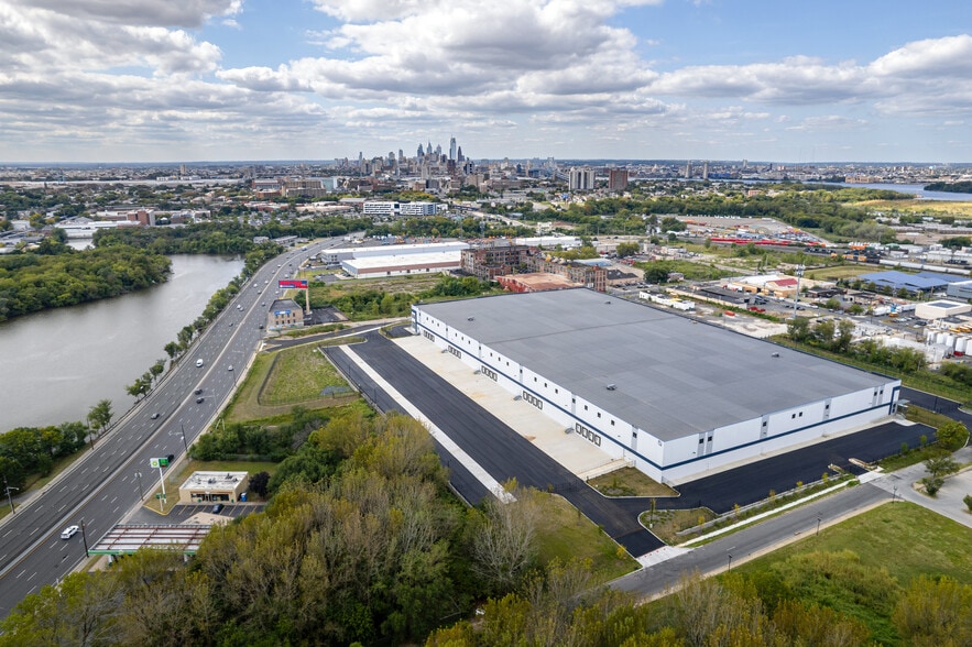 More Photos Of 332 S 17th St, Camden Distribution For Lease