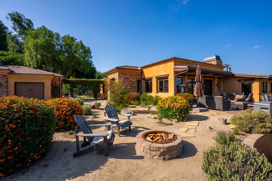 More Photos Of 10845 Meads, Orange Specialty For Sale