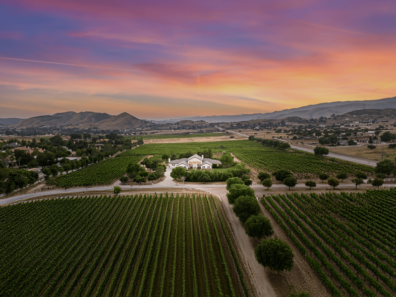 Primary Photo Of 9640 Sierra Hwy, Agua Dulce Winery Vineyard For Sale