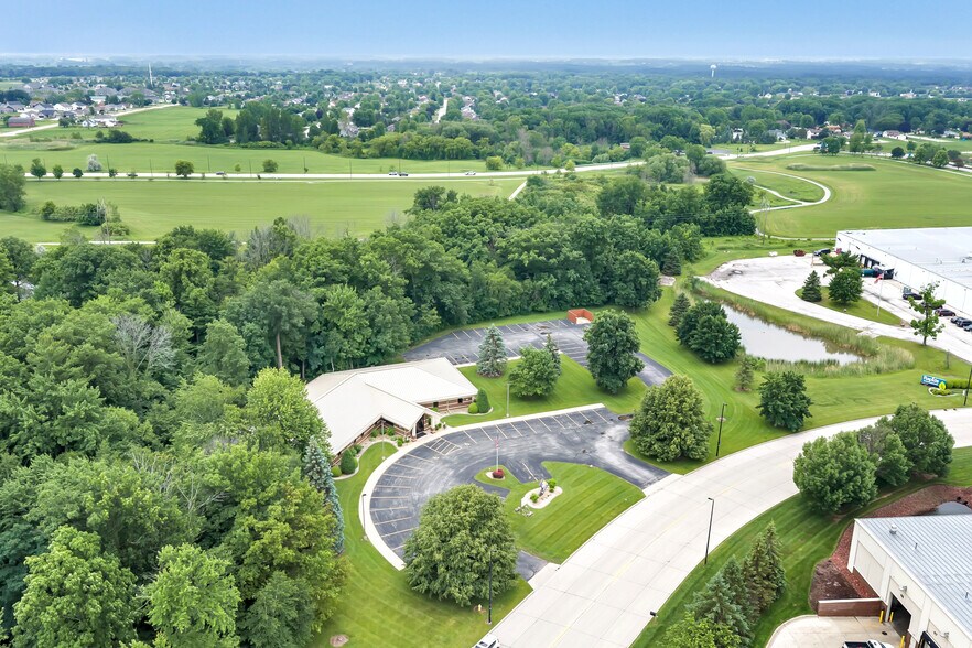 More Photos Of 2980 Walker Dr, Green Bay Office For Sale