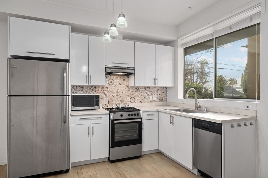 More Photos Of 1183 Crenshaw Blvd, Los Angeles Apartments For Sale