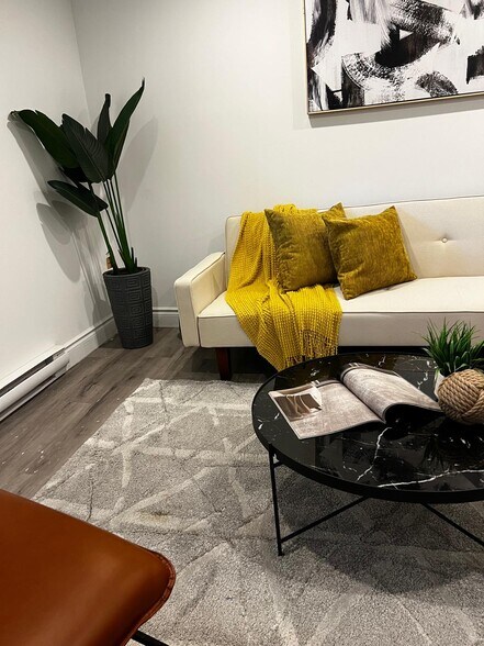 More Photos Of 66 Wellington St S, Hamilton Apartments For Sale