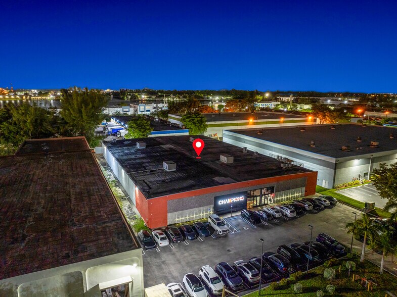 More Photos Of 1360 NW 88th Ave, Doral Bar For Sale