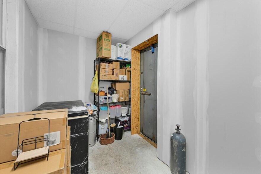 More Photos Of 9684 Old 22, Bethel Restaurant For Sale