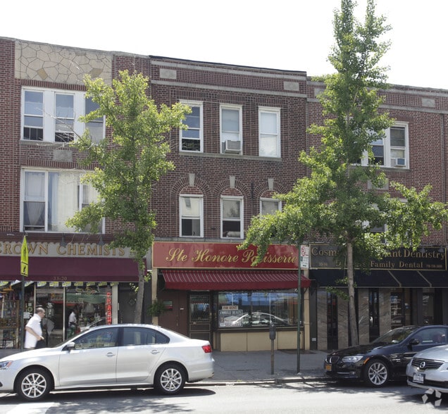 Primary Photo Of 33-18 Ditmars Blvd, Astoria Storefront Retail Residential For Lease