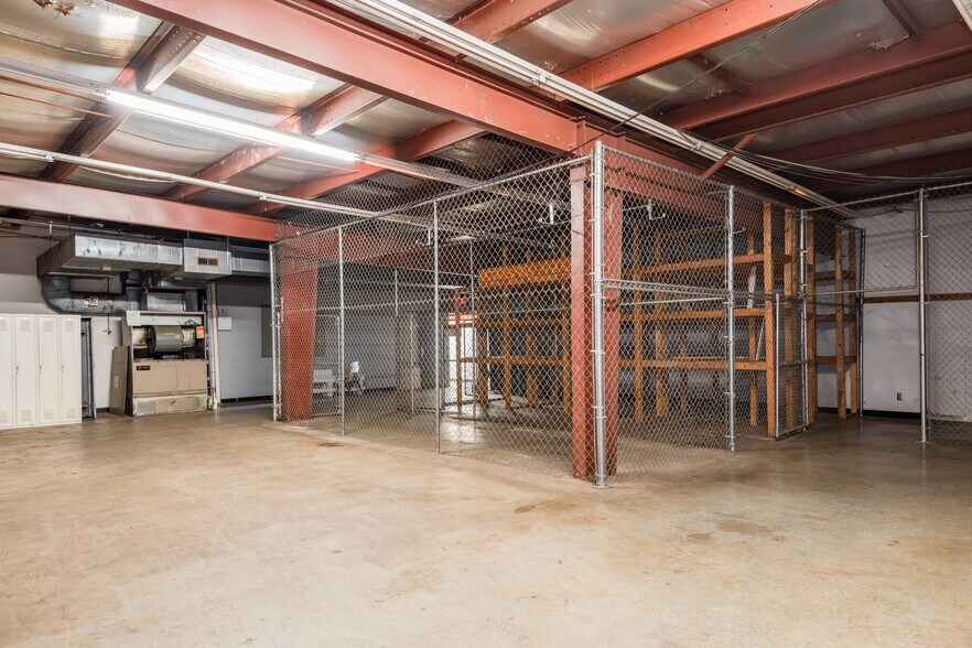 More Photos Of 106 Restoration Park Dr, Medway Service For Lease