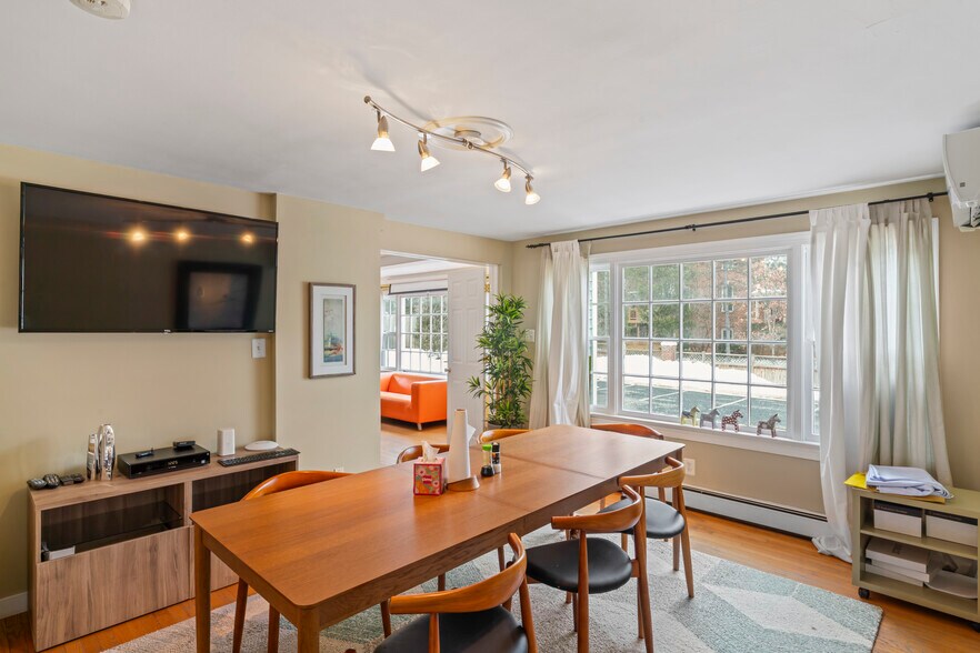 More Photos Of 4235 Chain Bridge Rd, Fairfax Office For Sale