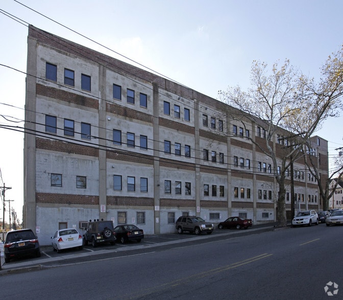 More Photos Of 359 Cortlandt St, Belleville Manufacturing For Lease