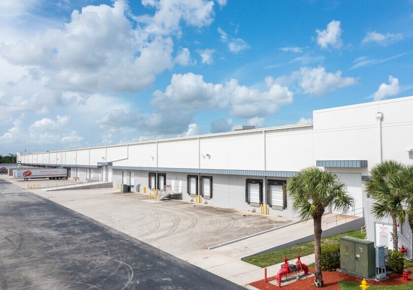 More Photos Of 11500 Miramar Pky, Miramar Warehouse For Lease