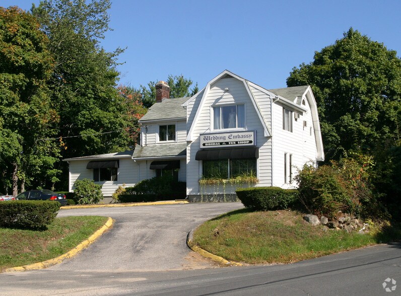More Photos Of 25 Candee Hill Rd, Watertown Freestanding For Lease