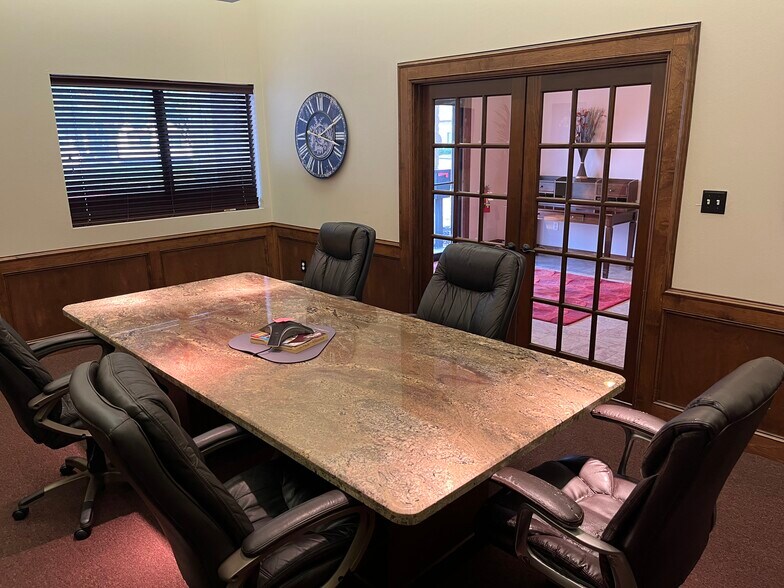 More Photos Of 2429 Earl Rudder Fwy, College Station Office For Lease