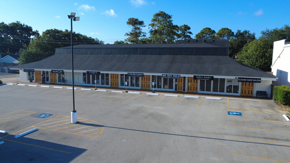 More Photos Of 14501-14525 Memorial Dr, Houston Unknown For Lease