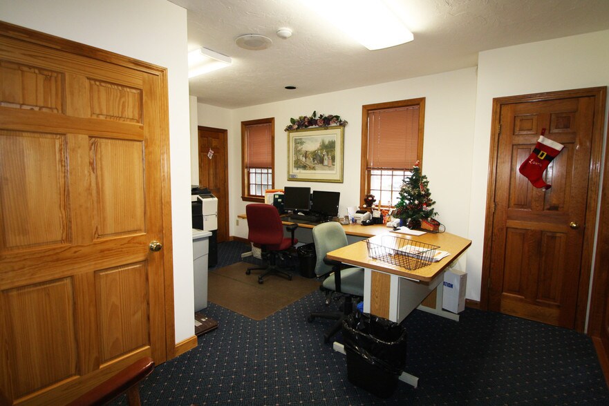 More Photos Of 2527 Cranberry Hwy, Wareham Office For Sale
