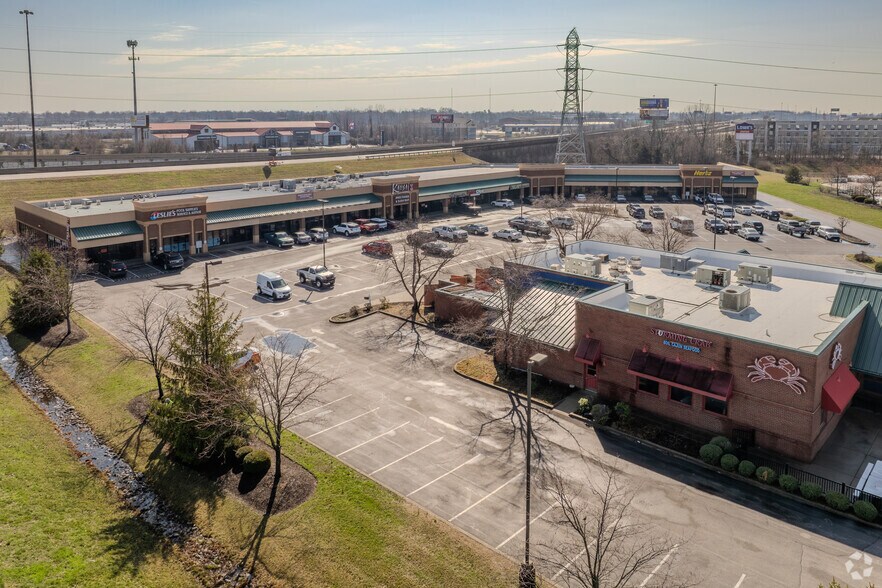 More Photos Of 1370 Veterans Pky, Clarksville Restaurant For Sale
