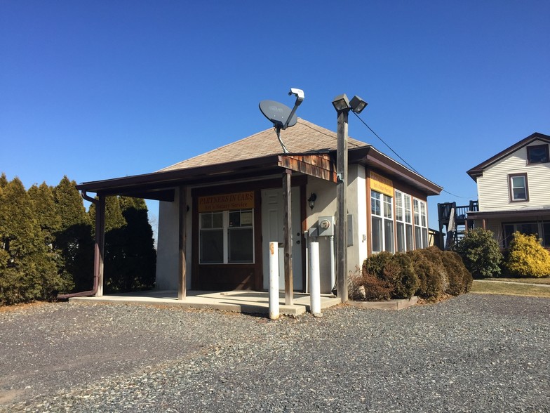 More Photos Of 1499 E Philadelphia Ave, Gilbertsville Storefront Retail Residential For Sale