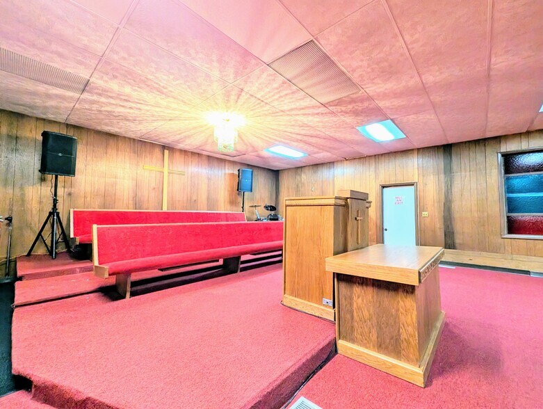 More Photos Of 802 E Baltimore Blvd, Flint Specialty For Sale