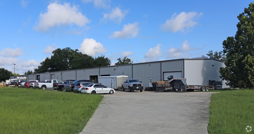 More Photos Of 24501 Hufsmith Kohrville Rd, Tomball Warehouse For Lease