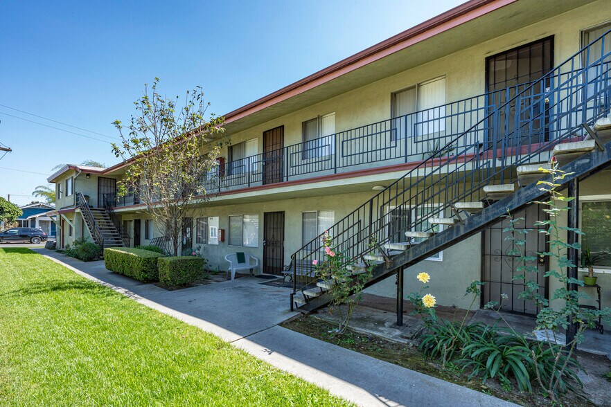 More Photos Of 437 BONITO Ave, Long Beach Apartments For Sale