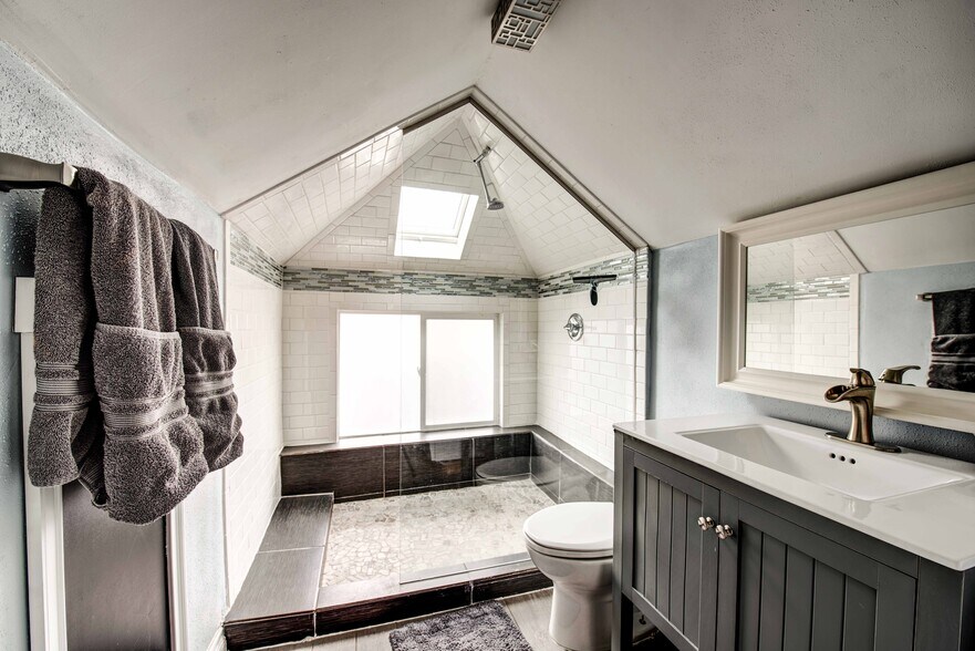 More Photos Of 1225 N Clarkson St, Denver Apartments For Sale