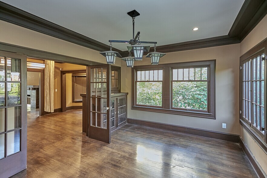 More Photos Of 658 S Bronson Ave, Los Angeles Office Residential For Sale