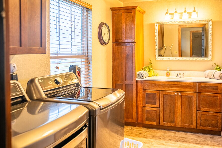 More Photos Of 1002 Old 66 Rd, Hydro Land For Sale