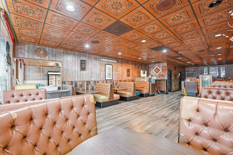 More Photos Of 486 W 20th St, San Pedro Storefront Retail Residential For Sale