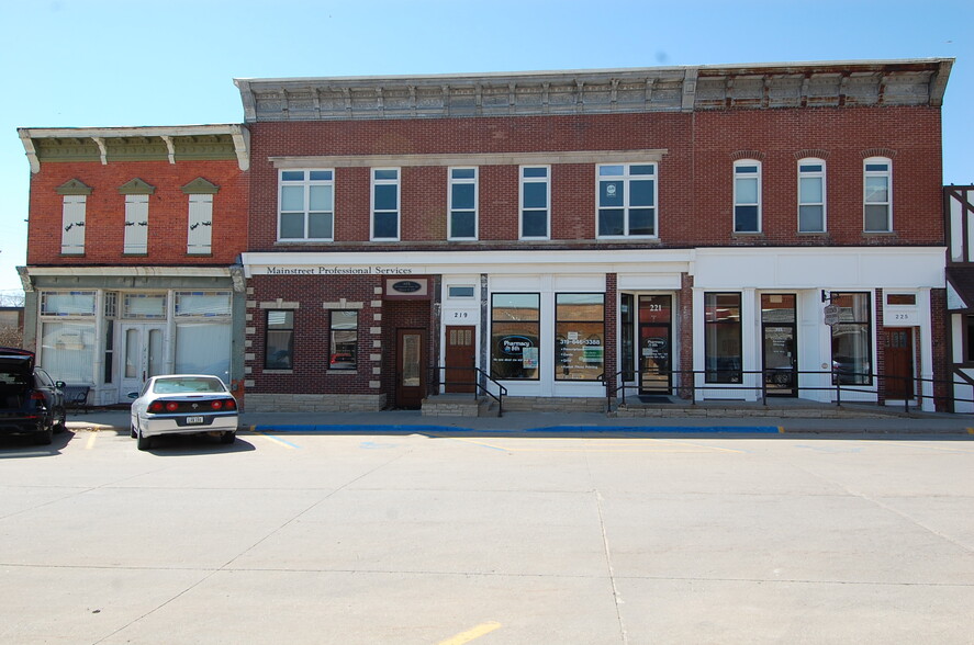 Primary Photo Of 217 8th Ave, Wellman Medical For Lease