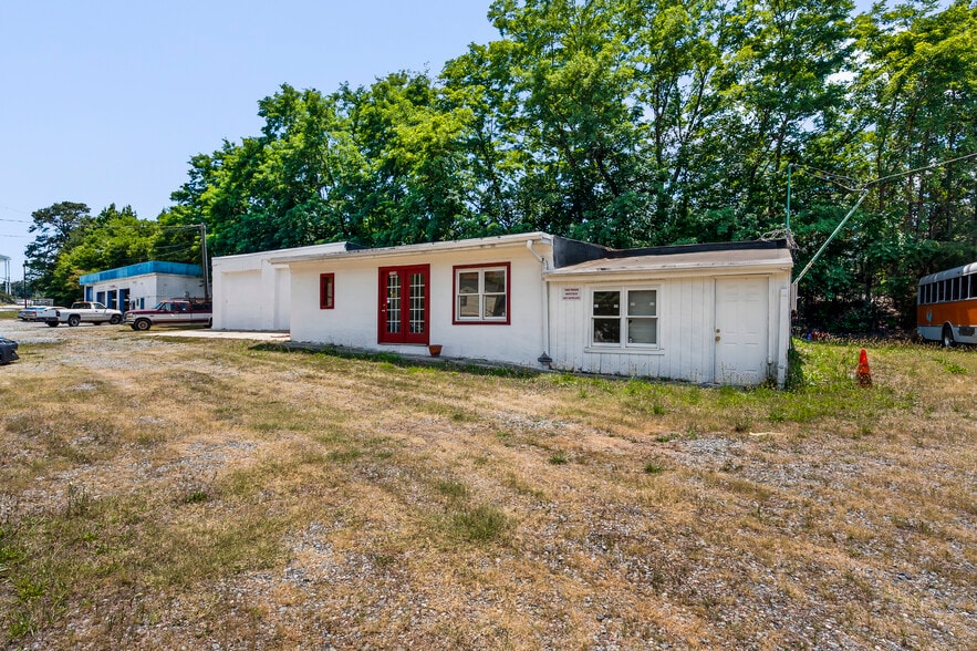More Photos Of 5326 Main St, Walkertown Service For Sale