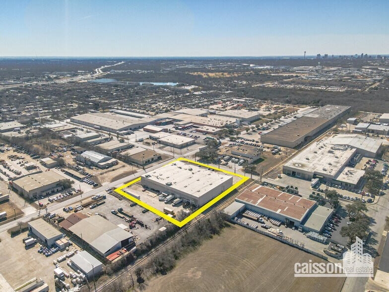 More Photos Of 4311 Director Dr, San Antonio Warehouse For Lease