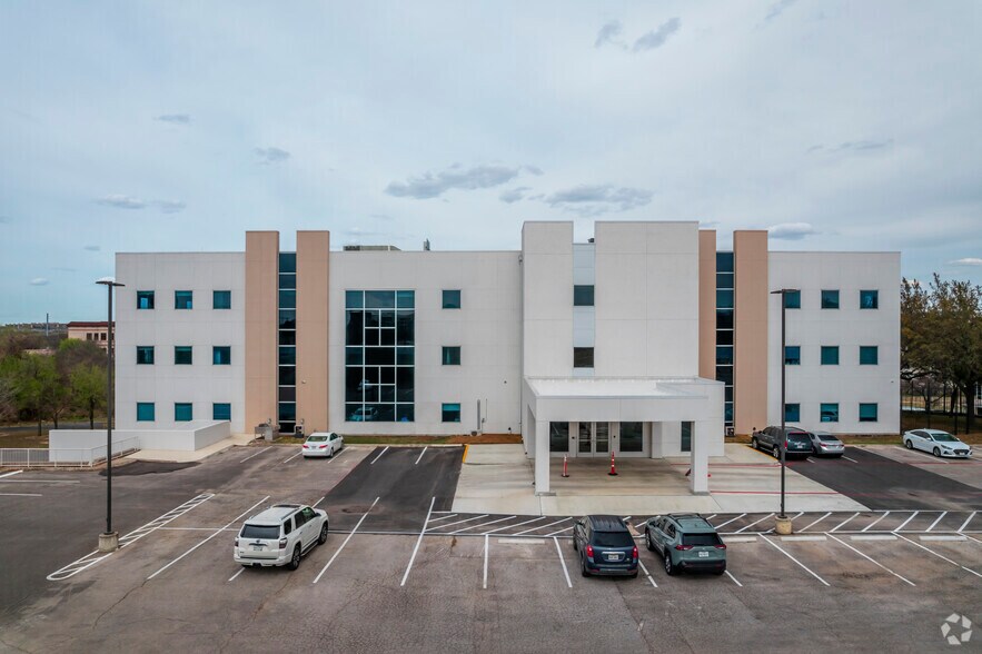 More Photos Of 5109 Medical Dr, San Antonio Medical For Lease