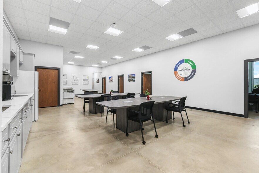 More Photos Of 5998 Imperial Loop, College Station Flex For Sale