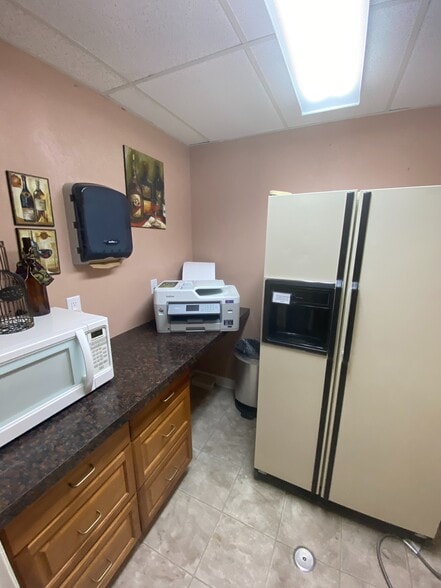 More Photos Of 1931 N Boise Ave, Loveland Medical For Lease