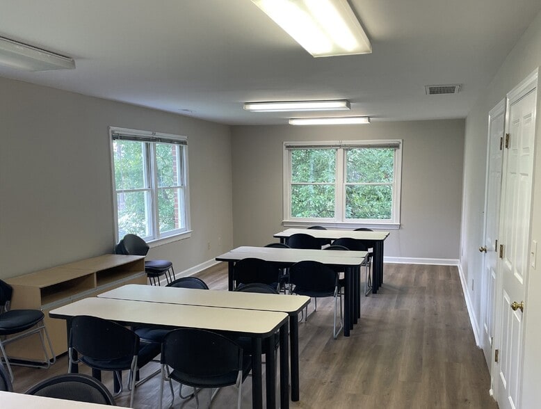 More Photos Of 7404 Chapel Hill Rd, Raleigh Office For Sale