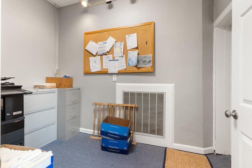 More Photos Of 7 Foster St, Wakefield Office For Sale