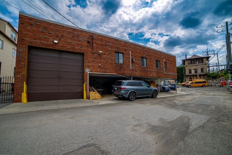 Primary Photo Of 35-41 Bartels Pl, New Rochelle Warehouse For Sale