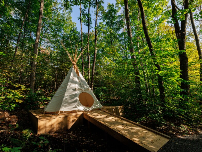 More Photos Of 999 Ch Du Lac N, Sainte-melanie Hotel For Sale