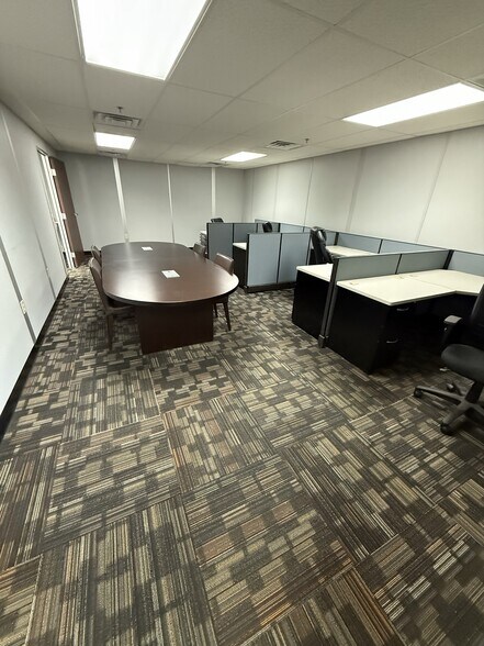 More Photos Of 408 Oak Bluff Ln, Goodlettsville Distribution For Lease