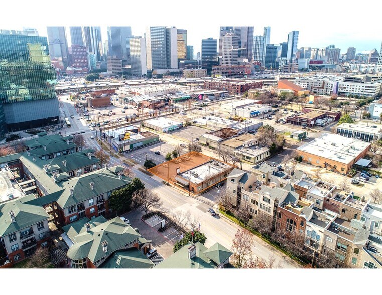 More Photos Of 2633 Gaston Ave, Dallas Freestanding For Lease