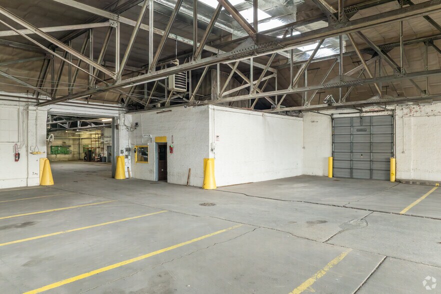 More Photos Of 6629 S Wentworth Ave, Chicago Warehouse For Lease
